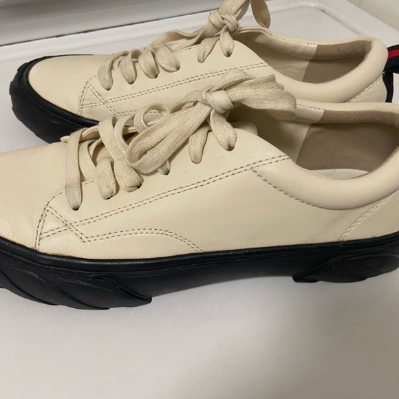 Lisa + Vicky women’s sneakers size 7.5 - Picture 4 of 7